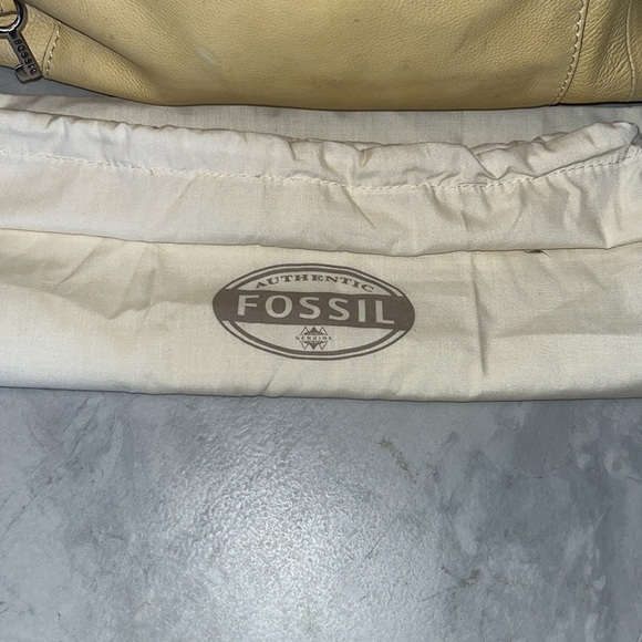 Fossil   Shoulder / Bucket bag   Leather yellowish tan  Drawstring  Side pockets - Picture 3 of 17